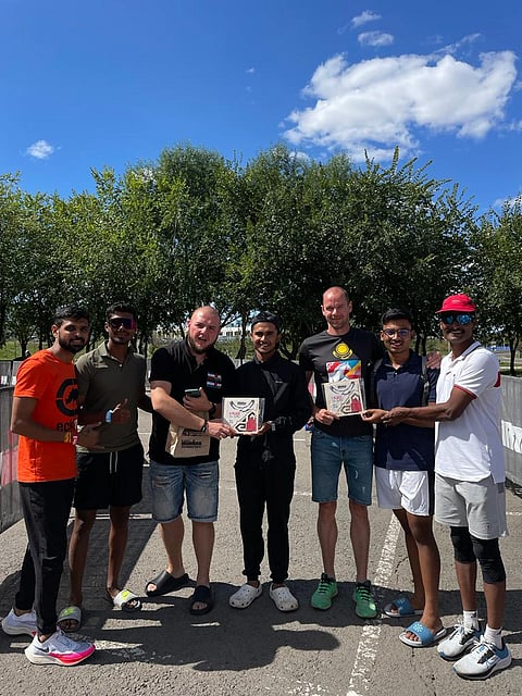 बारामतीच्या खेळाडूंसमवेत अलेक्स सीदोरेनको, वायेशाल्व सोकोलव व मान्यवर