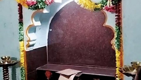 जालना : जांबसमर्थ मंदिरातील चोरीप्रकरणी बेमुदत आंदोलन करण्याचा ग्रामस्थांचा निर्णय