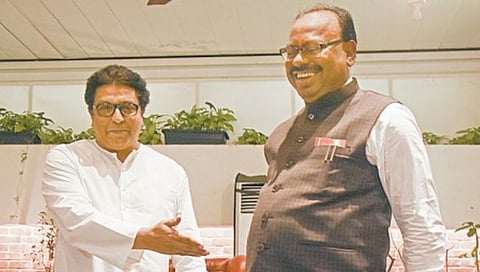 भाजप नेत्यांच्या शिवतीर्थावरील सदिच्छा भेटी वाढल्या!