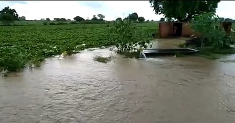 परळी तालुक्यातील दहा गावात ढगफुटीसदृश्य परिस्थिती