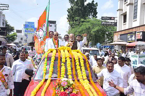 राज्यात वाळू बाबत महिन्यातच सर्वांकष धोरण घेणार : महसूल मंत्री राधाकृष्ण विखे
