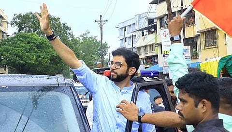 पावसाळी अधिवेशनाच्या पहिल्याच दिवशी आदित्य ठाकरे यांची रायगड जिल्ह्यात संवाद यात्रा