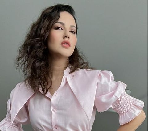 Sunny Leone baby pink