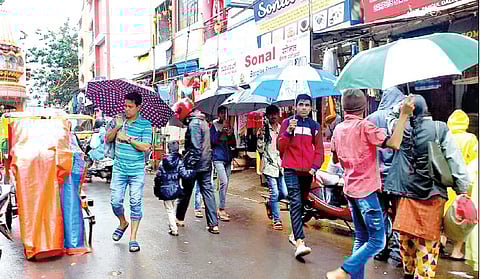 बेळगाव : संततधार, जनजीवन गारठले