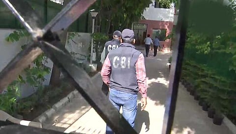 Excise policy case | सीबीआयचं स्वागत! ट्विट करत दिल्लीचे उपमुख्यमंत्री मनीष सिसोदिया यांनी दिली छापेमारीची माहिती