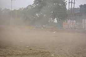 पिंपरी: वाकड परिसरातील नागरिक धुळीमुळे हैराण