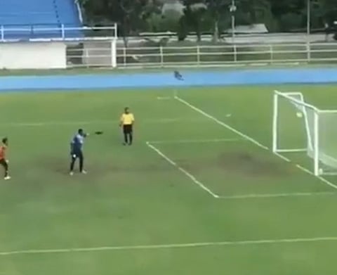 Viral Video : फूटबॉल मॅचमधील ‘हा’ व्हिडिओ तुम्हाला देईल जगण्याची शिकवण