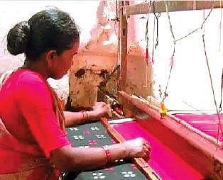 धागा धागा… अखंड विणू या उन्नतीचा!