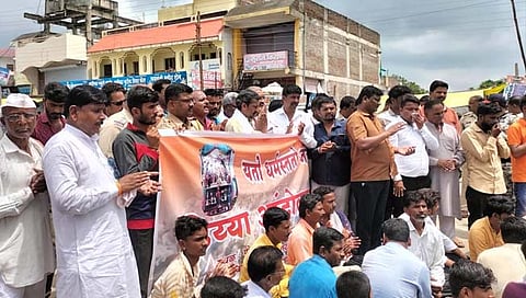 जालना : जांब समर्थ मूर्ती चोरीप्रकरणी रामभक्तांचे ठिय्या आंदोलन