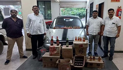 औरंगाबाद : सावरगाव येथे कारमधून दीड लाखाची देशी, विदेशी दारू जप्त