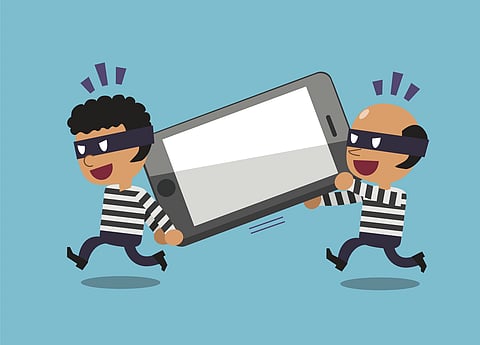 डोंबिवली: आई आजारी आहे, तिच्याशी बोलायचे आहे, जरा मोबाईल देता का? भावनिक साद घालत भामट्यांनी मोबाईल पळवला