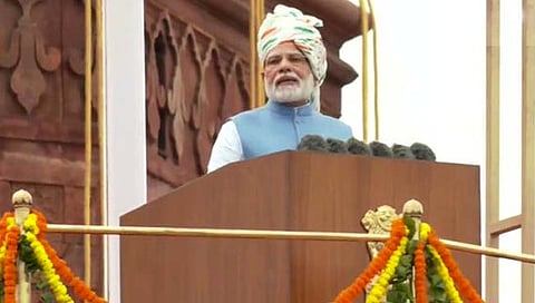 स्वातंत्र्याच्या अमृत महोत्सवाच्या सर्व भारतवासीयांना शुभेच्छा, पंतप्रधानांचे देशवासियांना संबोधन (पाहा लाईव्ह)