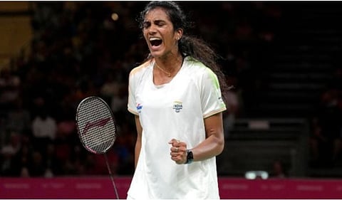 PV Sindhu vs Michelle Li : बॅटमिंटनपटू पी. व्ही. सिंधूची सुवर्ण पदकाला गवसणी, दुखापतग्रस्त असतानाही झुंझार खेळीचे प्रदर्शन