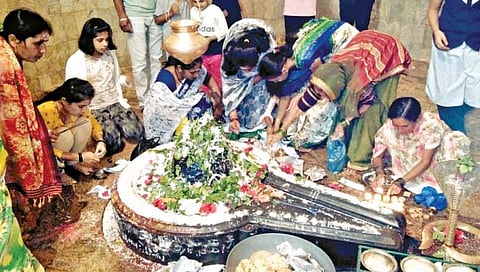 रेठरे येथे महादेव मंदिराचे सुशोभीकरण