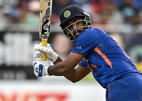 Sanju Samson : धोनी जे करायचा तेच संजू सॅमसनने केले, अन् चाहत्यांची जिंकली मनं (Video)