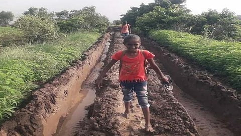 औरंगाबाद : विद्यार्थ्यांची शाळेसाठी अद्यापही पायपीट