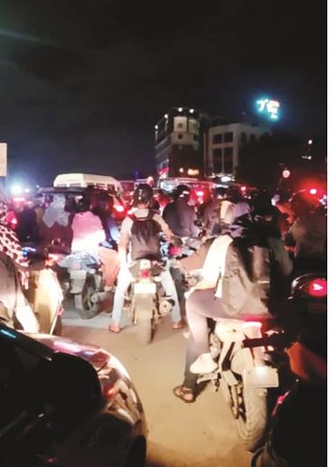 मुख्यमंत्र्यांचा ताफा अडकला अन्…….. झटक्यात झाला नवीन वाहतूक विभाग