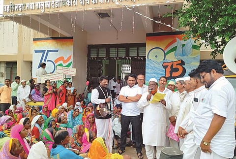 कर्जतमध्ये वृद्ध भूमिहीन संघटनेचा मोर्चा, दोन आमदार असूनही प्रलंबित प्रश्न सुटेना