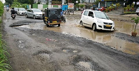 ‘वारजे महामार्ग, सेवा रस्त्यावरील खड्डे बुजवा’ : वारजे हायवे विकास प्रतिष्ठान