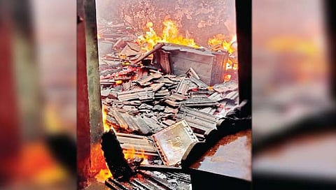 गोवा : कामुर्लीत घराला आग; दोन लाखांचे नुकसान