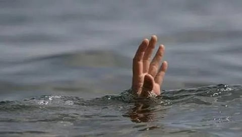 सातारा : गणपती विसर्जनास गेलेला तरूण वीर धरणात बुडाला