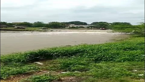 नाशिक : दोघांची मृत्यूच्या दाढेतून सुटका, पाहा थरारक व्हिडीओ…