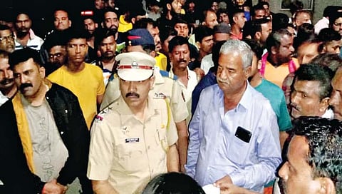 कोल्हापूर : नंग्या तलवारी नाचवत गुंडांची दहशत