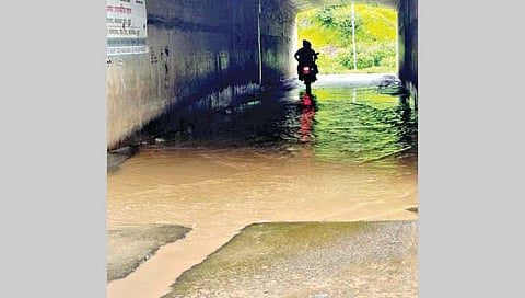 सातारा : शिरवळमधील पुलांखाली पाणीच पाणी