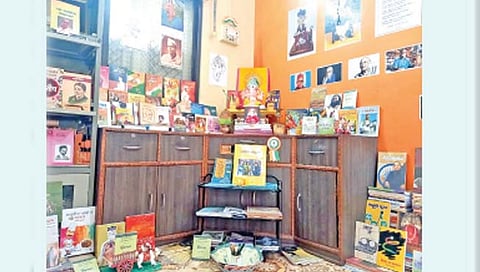 जालना : हरिओमनगरात पुस्तकवाला बाप्पा