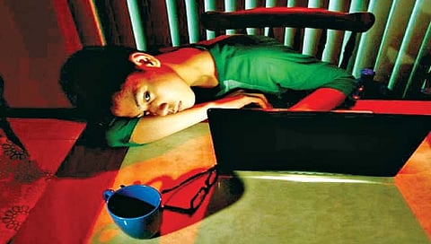 सांगली : मुलांचा वाढतोय ‘स्क्रीनटाईम’…मोबाईलच्या व्यसनाने मानसिक आरोग्य धोक्यात