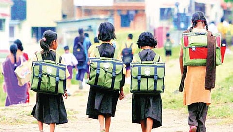 रत्नागिरी : मुसळधार पावसामुळे शाळांना सुट्टी जाहीर; जिल्हाधिकाऱ्यांची घोषणा