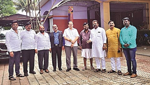 नाशिक : बंड रोखण्यासाठी ‘शिवसेना पदाधिकारी नगरसेवकांच्या दारी’