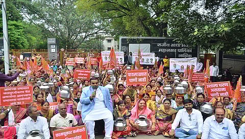 हंडा मोर्चा(छाया हेमंत घोरपडे)