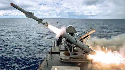 अमेरिका तैवानला करणार 8,768 कोटींची लष्करी मदत