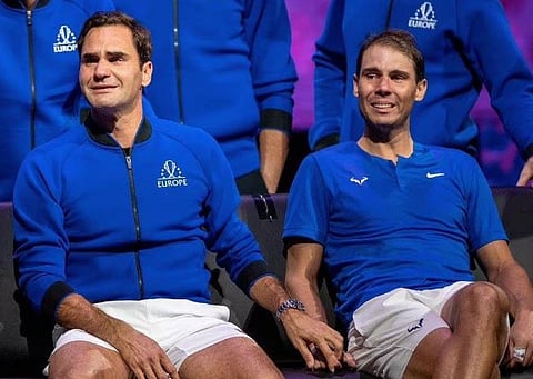 Roger Federer retirement | रॉजर फेडररचा टेनिसला अलविदा! राफेल नदाललाही अनावर झाले अश्रू, पहा भावूक क्षण (VIDEO)