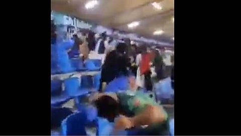 PAK vs AFG : पराभवानंतर अफगाणिस्तान चाहत्यांचा राडा, PAK चाहत्यांना खुर्च्या फेकून मारहाण, Video व्हायरल