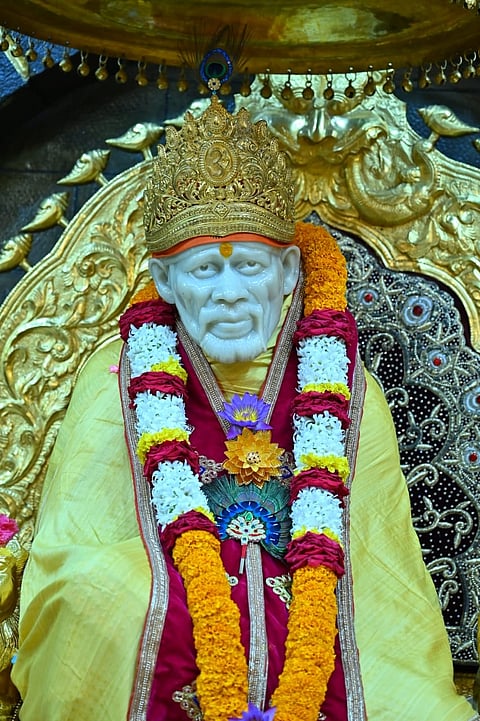 शिर्डी संस्थानच्या कंत्राटी कर्मचार्यांना वेतनवाढ