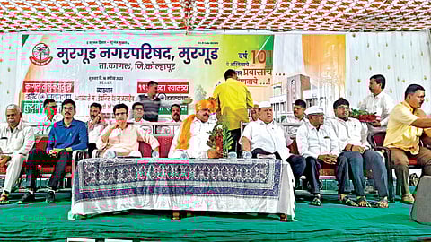 मुश्रीफ-घाटगे एकाच व्यासपीठावर आले खरे, पण राजकीय शेरेबाजी झालीच नाही!