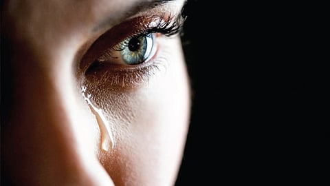 डोळ्यांमधून का येतात अश्रू? ‘ही’ आहेत कारणे