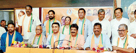 गोव्यात काँग्रेसला का लागली घरघर, जाणून घ्या ‘ही’ ६ कारणे