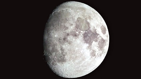 ‘यूएई’ नोव्हेंबरमध्ये चंद्रावर पाठवणार रोव्हर