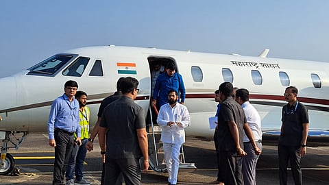 नाशिक : नाशिकच्या दौऱ्यावर आलेले मुख्यमंत्री एकनाथ शिंदे यांचे ओझर विमानतळावर जल्लोषात स्वागत करण्यात आले. (छाया: समाधान पाटील)