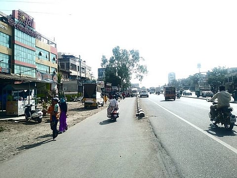 तळेगाव-शिक्रापूर रस्त्यासाठी कृतीसमिती, गावच्या सरपंचांचा आंदोलनाचा इशारा