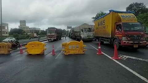 मुंबई-अहमदाबाद महामार्गावर कंटेनरला अपघात: ५ तास वाहतूक ठप्प