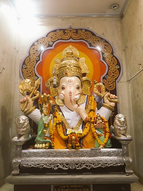 Eco Friendly Ganeshotsav : सोलापूरमधील ‘ ‘आजोबा गणपती’ इको फ्रेण्डली गणेशोत्सव संकल्पनेचा उद्घाता