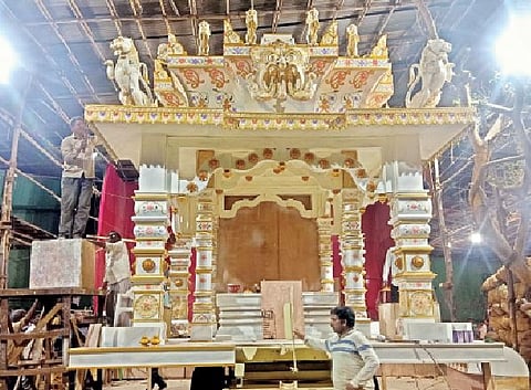 पुणे : आता मिरवणुकीत चक्क फोल्डेबल रथ! मेट्रोच्या पुलामुळे मंडळांनी काढली शक्कल