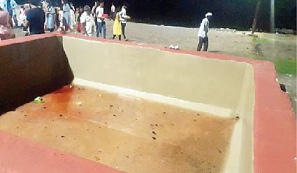 खडकी येथील महादेव घाटावरील हौदांत अद्याप पाणी सोडण्यात आले नाही.