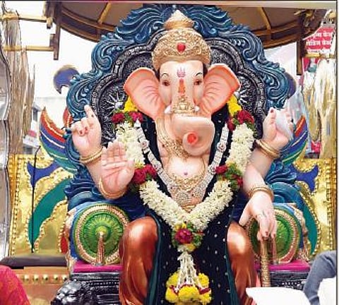 बारामती शहरात गणरायाचे मोठ्या थाटात आगमन