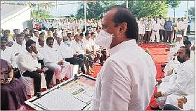 डोर्लेवाडी येथे सभेत बोलताना विरोधी पक्षनेते अजित पवार.