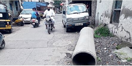 भवानी पेठ : विकासाच्या नावाखाली उधळपट्टी; निकृष्ट दर्जाच्या कामांमुळे गंज पेठेतील नागरिक संतप्त